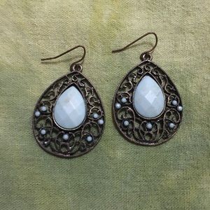 Earrings Antique-Look Metal Mint Teardrop Gem